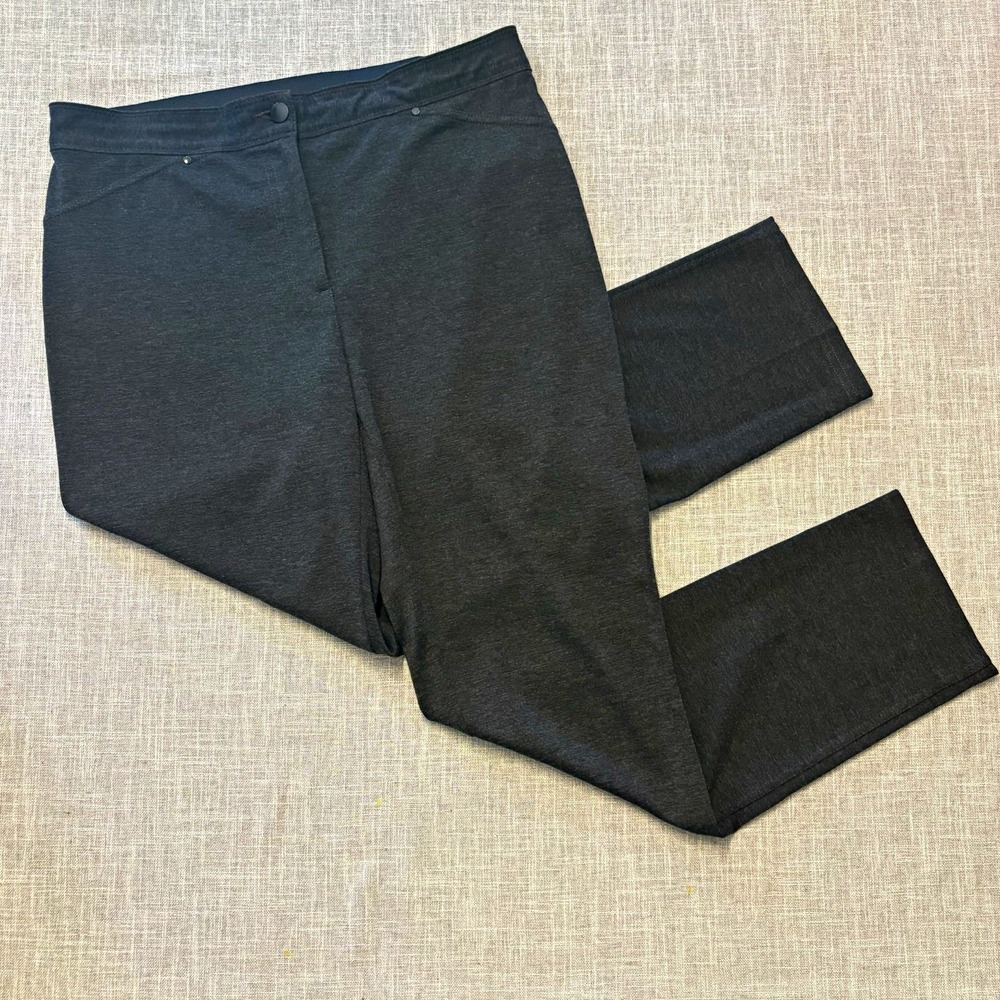 Chico's Women's Petite Gray Knit Pants Flat Front Button Stretch 0.5 or 6 Short